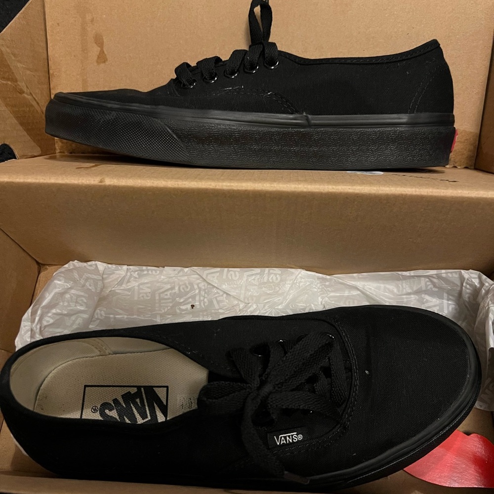Vans 
Black 
Barely worn 
Comes with box